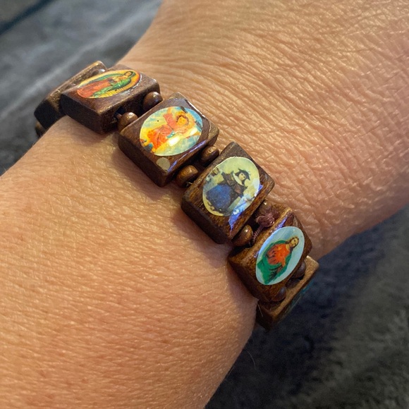 New Vintage Catholic Saint Bracelet Wooden Beaded Stretch Holy Religious Sacred - Picture 3 of 3